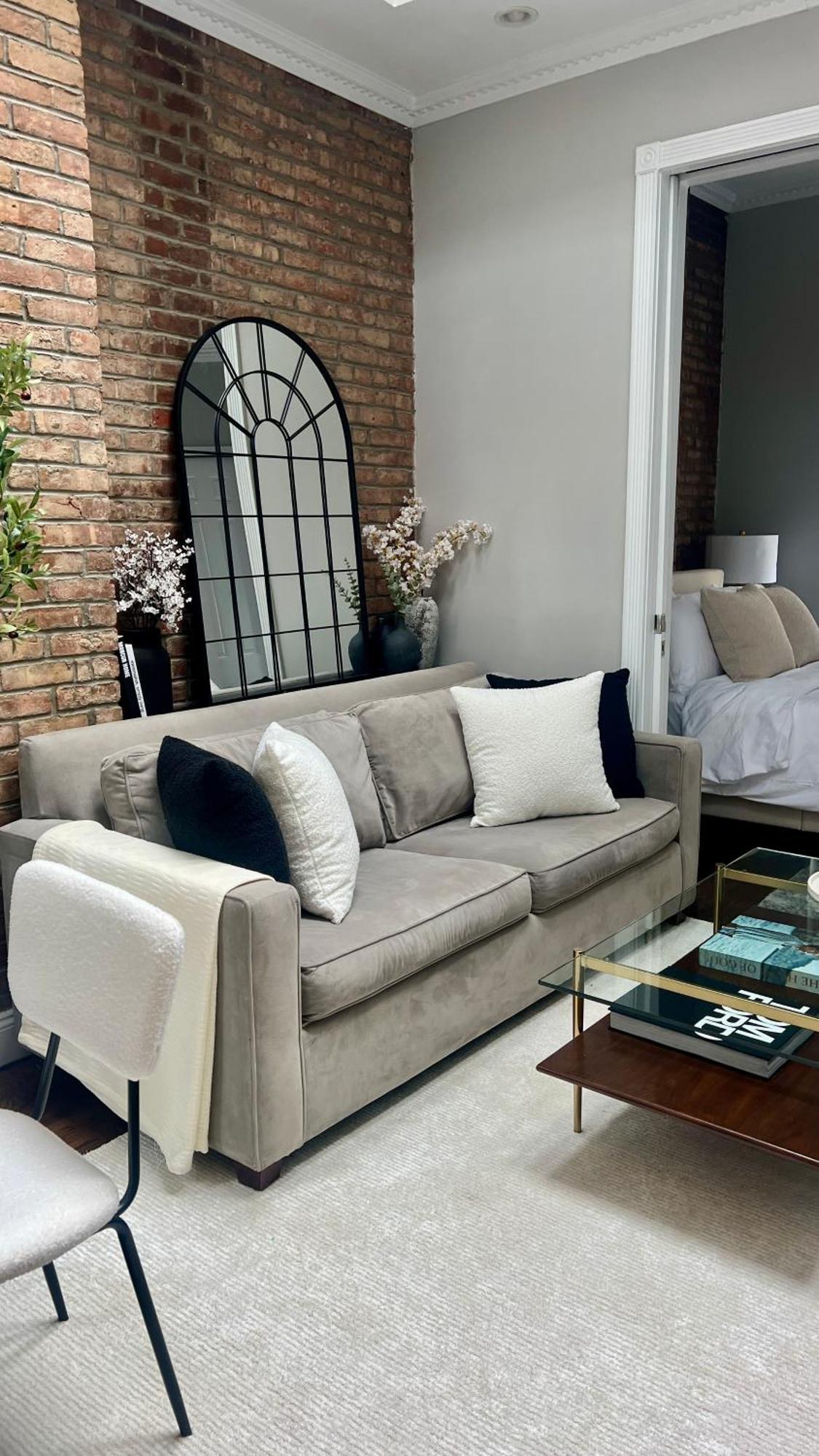 Gorgeous Exposed Brick 1 Bedroom Private Roof Deck! * New York
