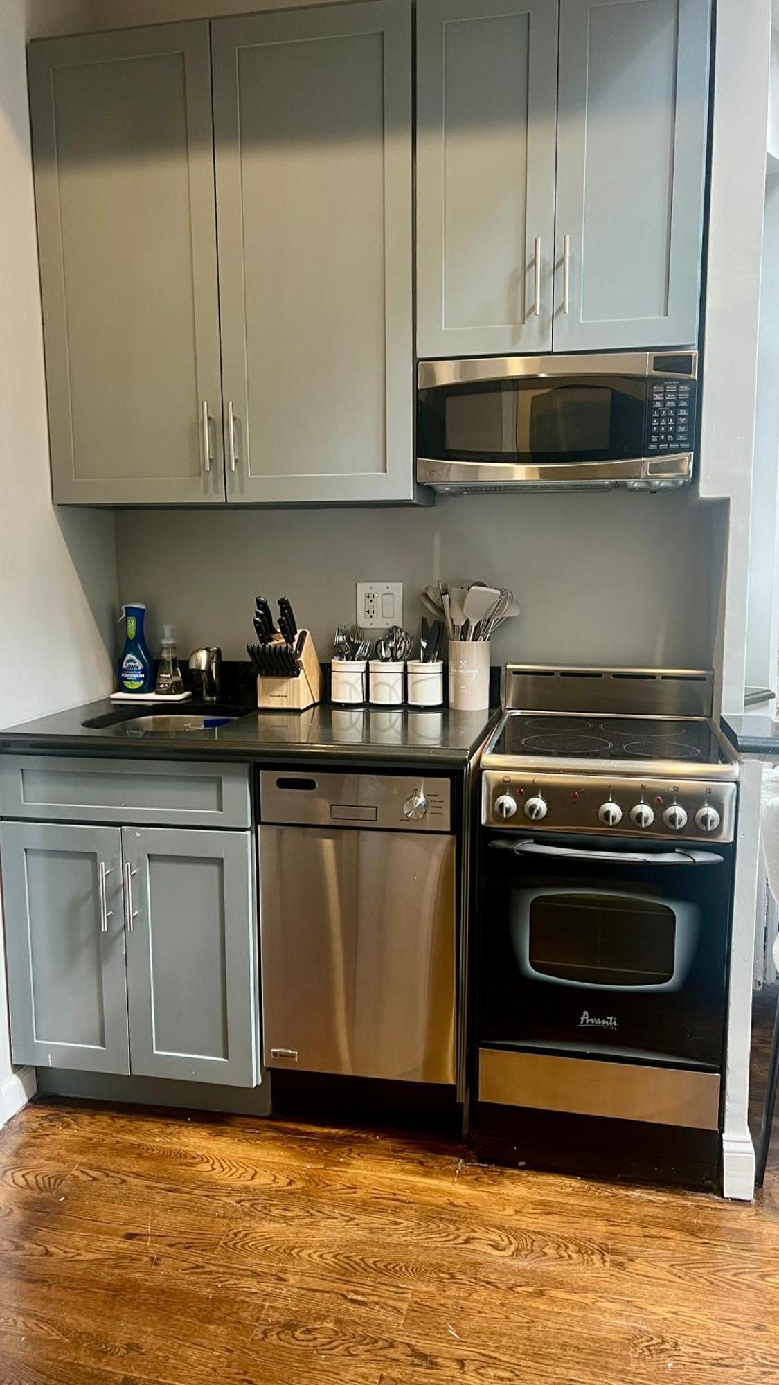 Gorgeous Exposed Brick 1 Bedroom Private Roof Deck! Apartment *
