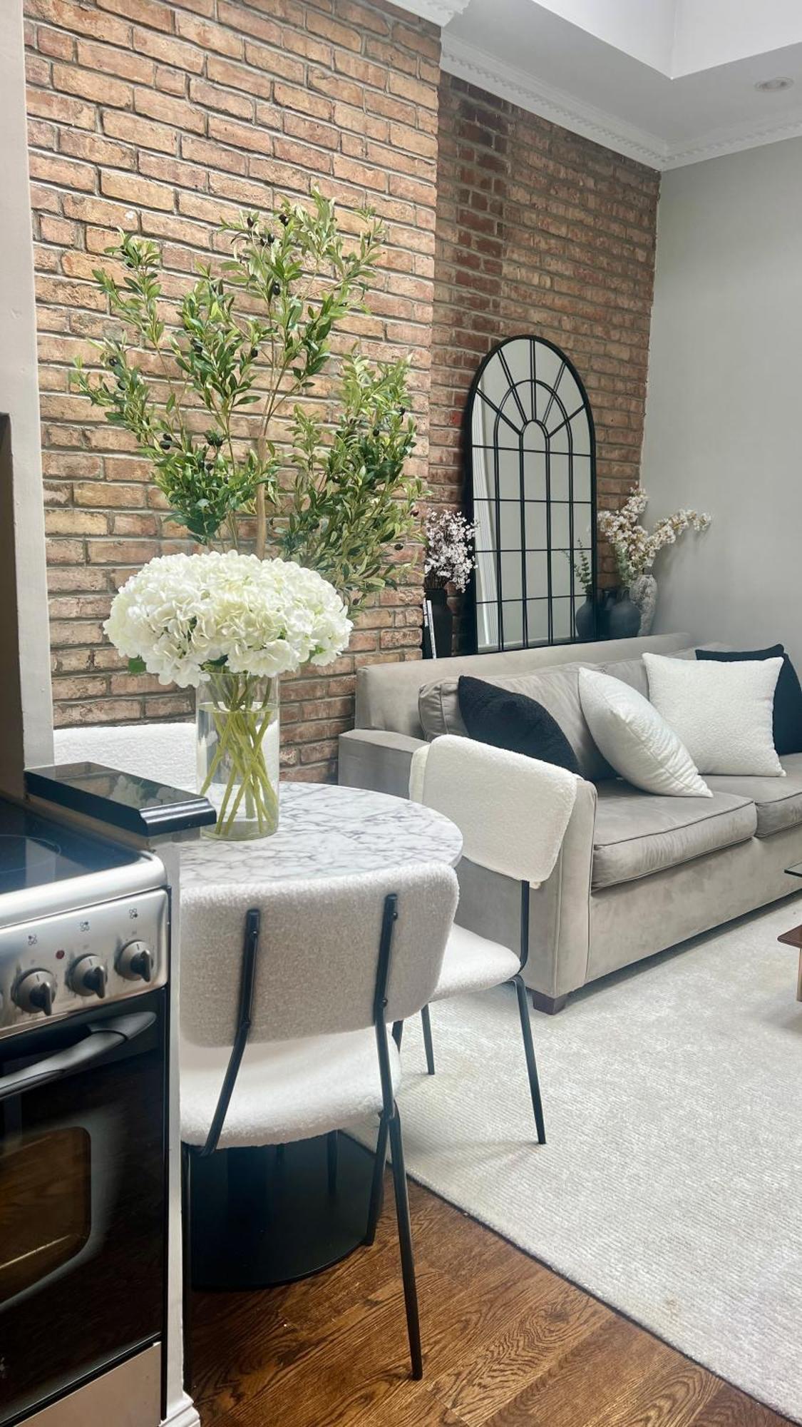 Apartment Gorgeous Exposed Brick 1 Bedroom Private Roof Deck! New York